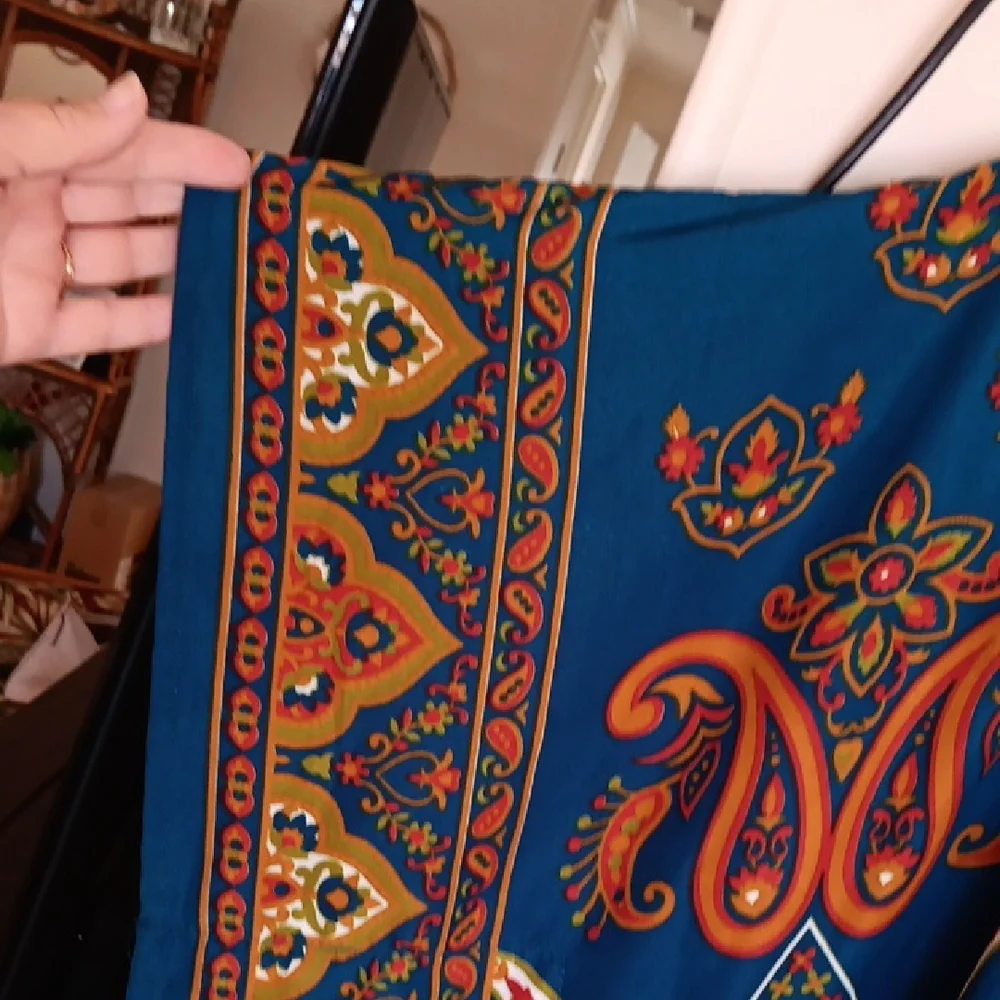 Chic Bohemian Paisley Kaftan - Picture 4 of 4